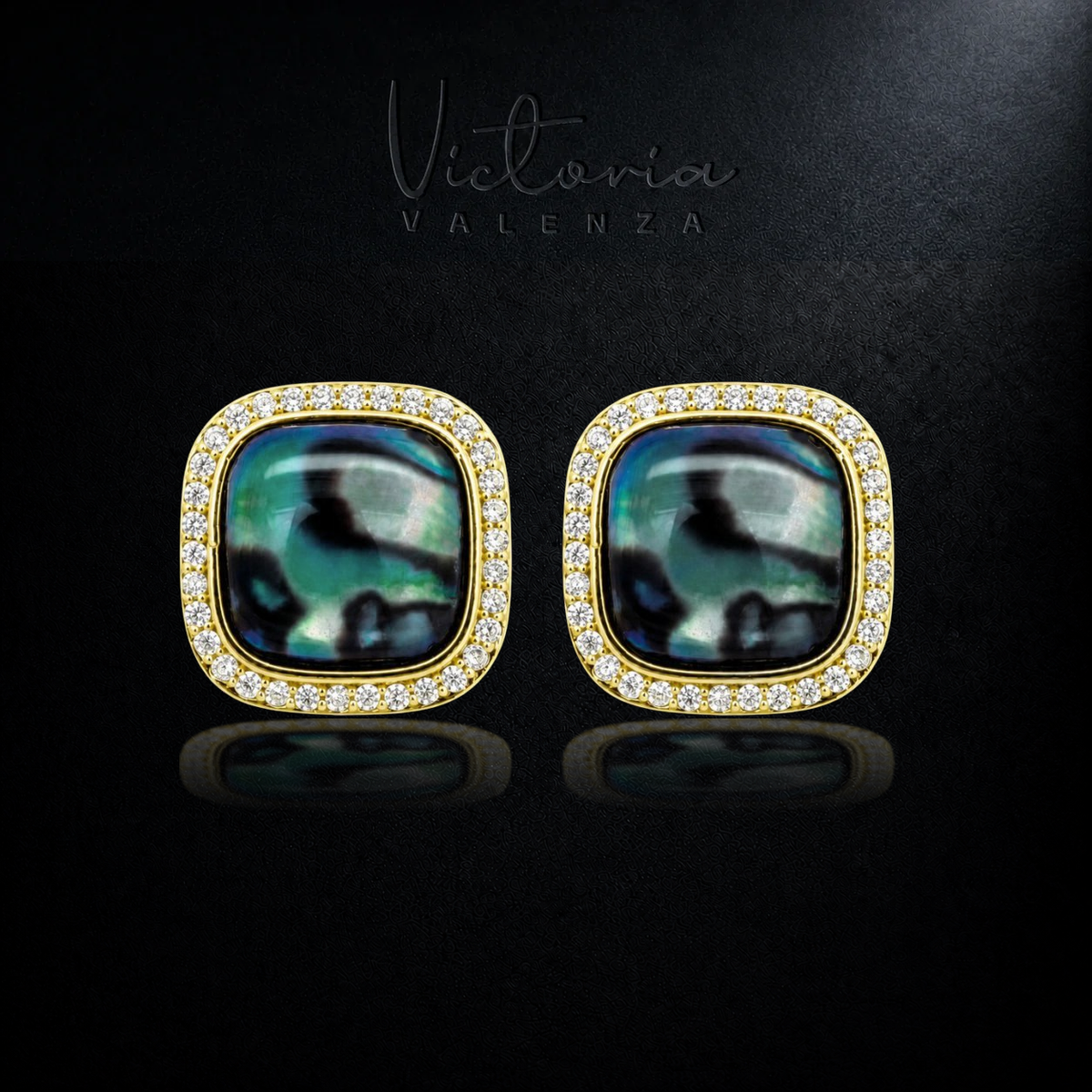 Goudkleurige Aurora Clip Oorbellen met Parelmoer en Zirkonia Stenen | Victoria Valenza