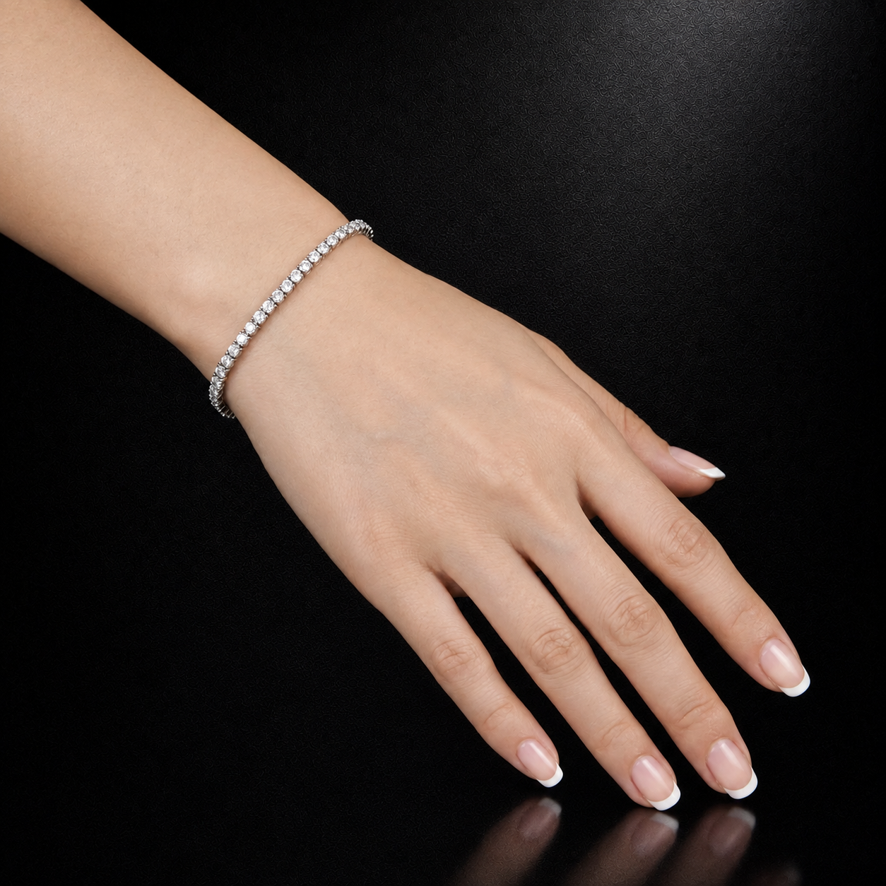 Zilverkleurige RVS Armband met 3 mm Zirkonia Stenen | Victoria Valenza