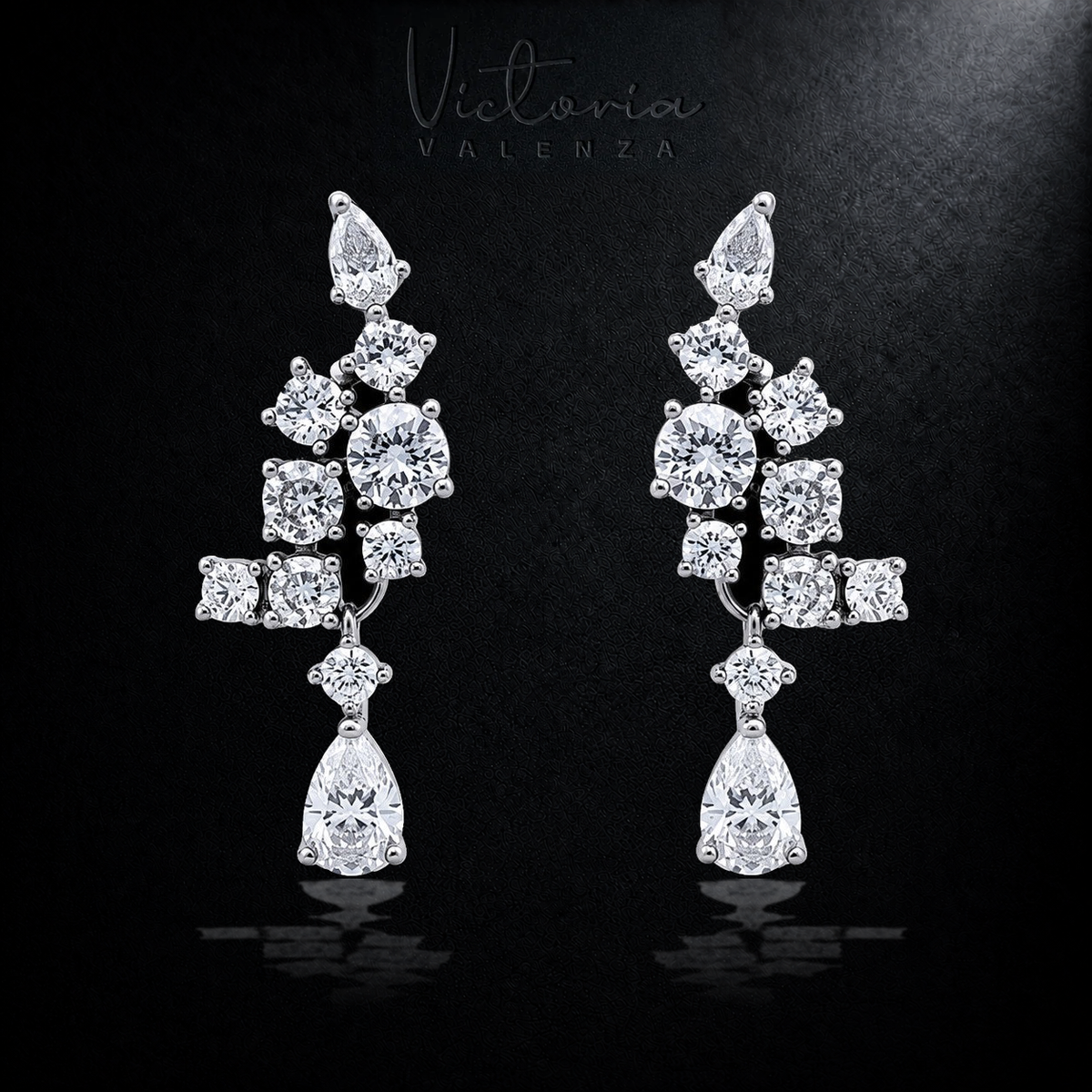Zilverkleurige Grazia Oorbellen met Zirkonia Stenen | Victoria Valenza