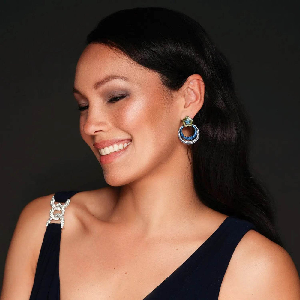 Ronde oorbellen met blauwe en gele zirkonia stenen - Victoria Valenza