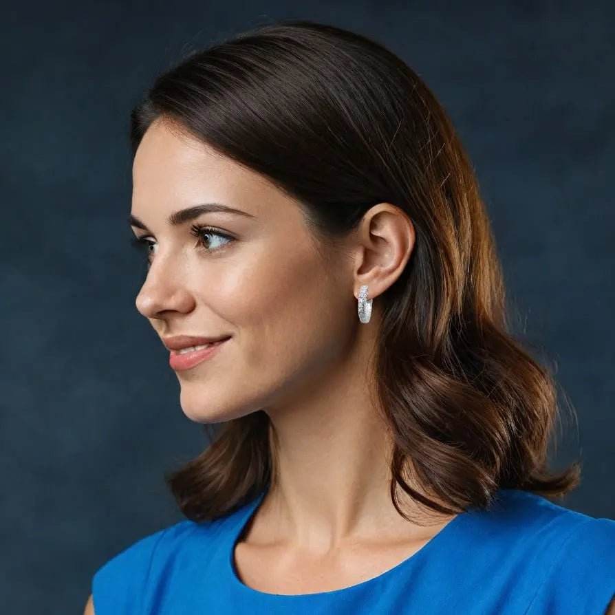 Zilverkleurige creolen met witte zirkonia's - Victoria Valenza