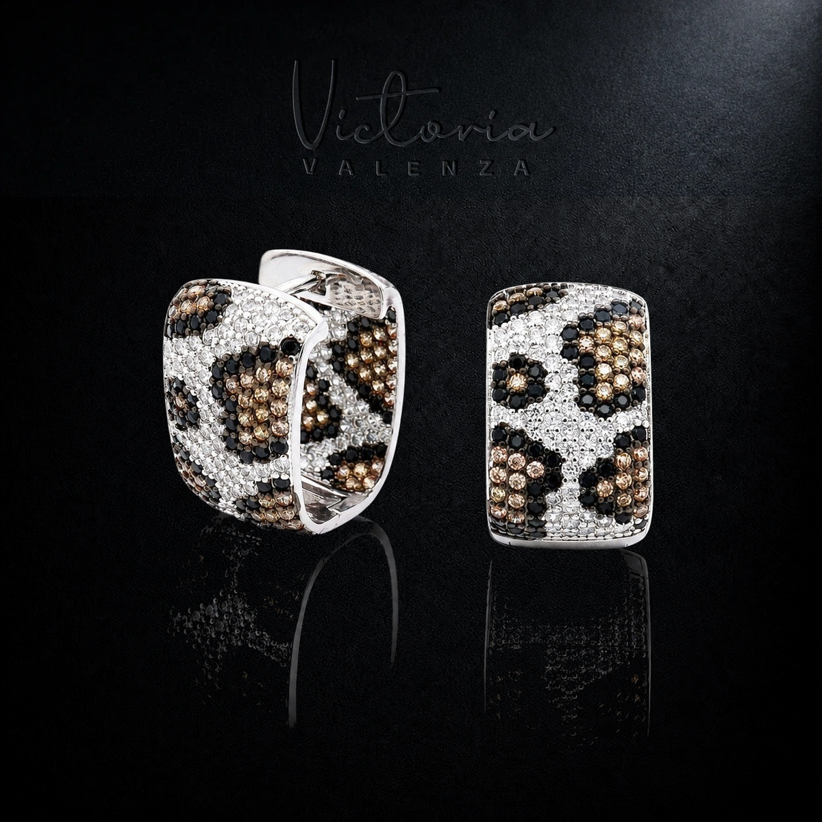 Zilverkleurige Leopard Oorbellen met Multicolor Zirkonia Stenen | Victoria Valenza