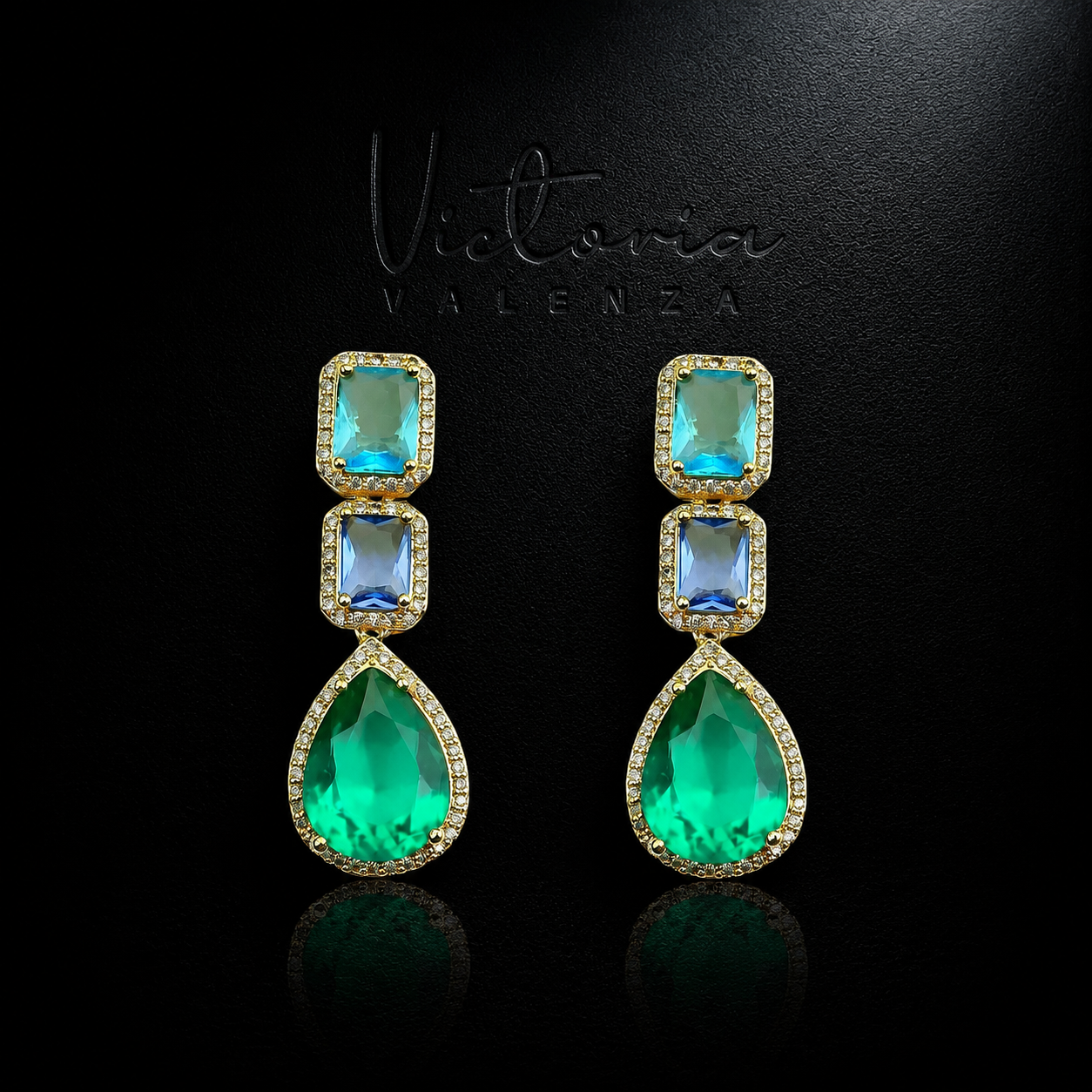 Goudkleurige Oorbellen met Multicolor Zirkonia Stenen | Victoria Valenza