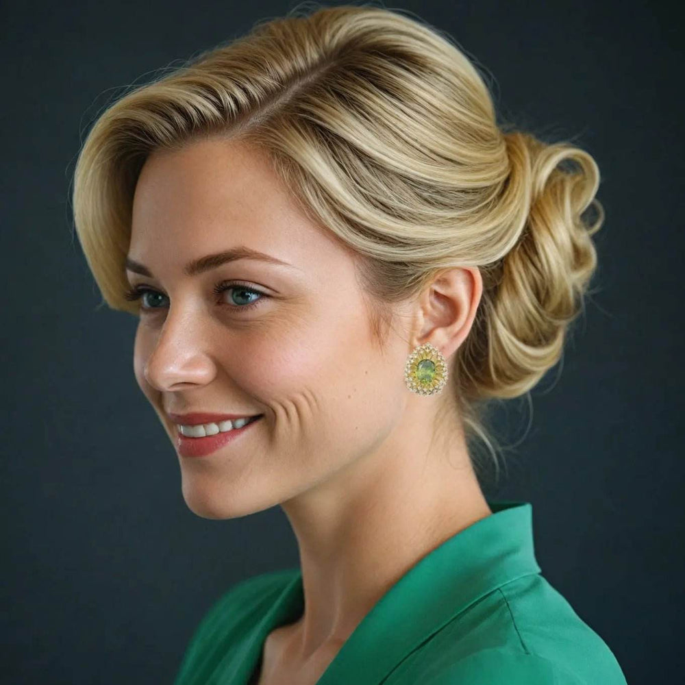 Goudkleurige oorbellen met groene en witte zirkonia stenen - Victoria Valenza