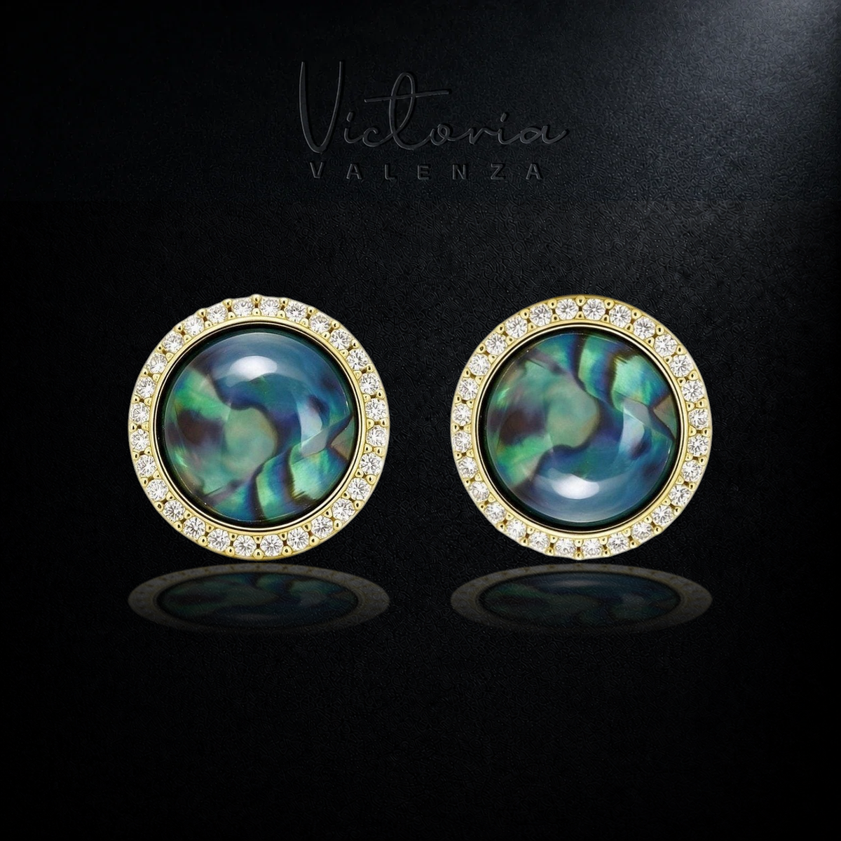 Goudkleurige Rond Aurora Clip Oorbellen met Zirkonia Stenen | Victoria Valenza
