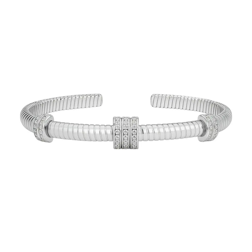 
                      
                        Zilverkleurige torsarmband met zirkonia stenen  Victoria Valenza
                      
                    