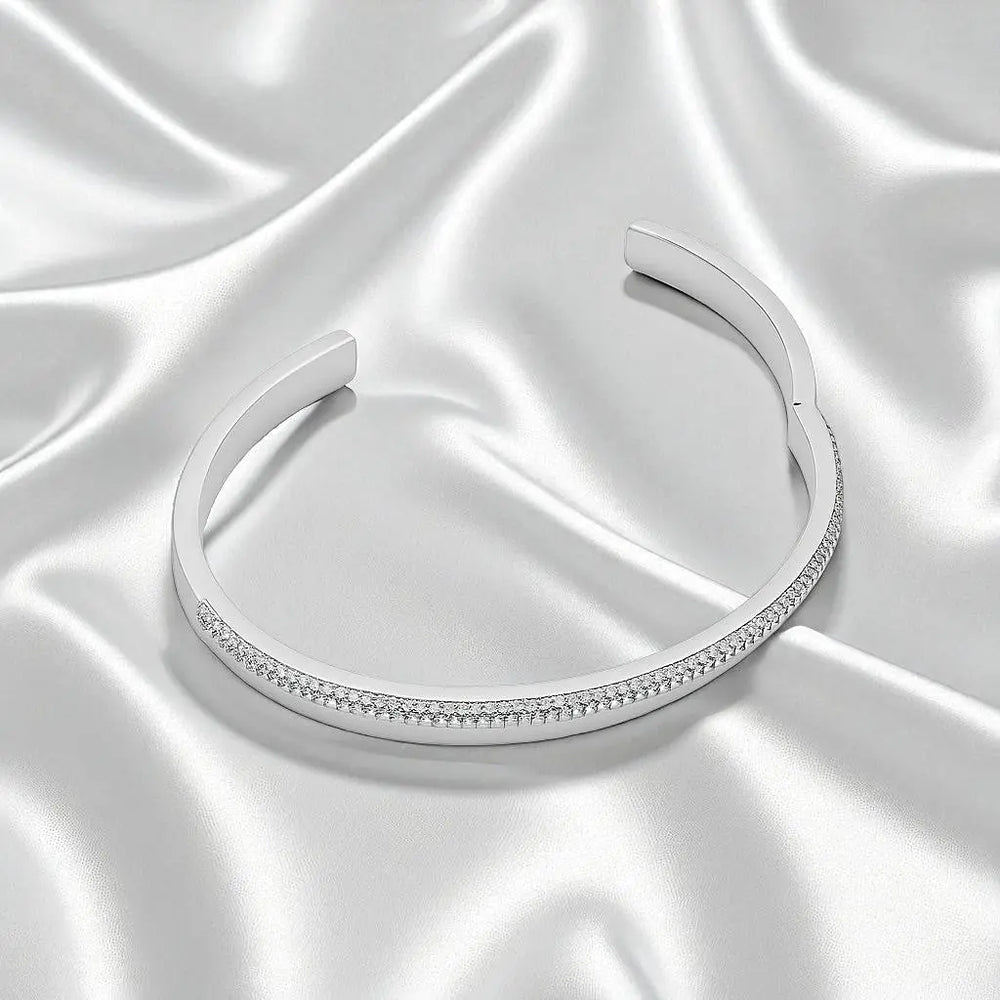 
                      
                        Zilverkleurige armband met pavé zirkonia stenen  Victoria Valenza
                      
                    