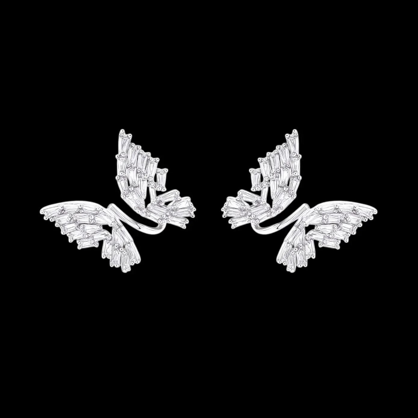 Zilverkleurige vlinder oorbellen met zirkonia stenen  Victoria Valenza