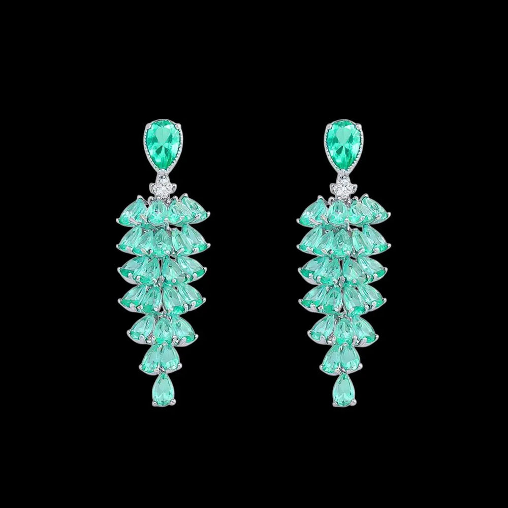 Zilverkleurige tros oorbellen met groene zirkonia stenen  Victoria Valenza