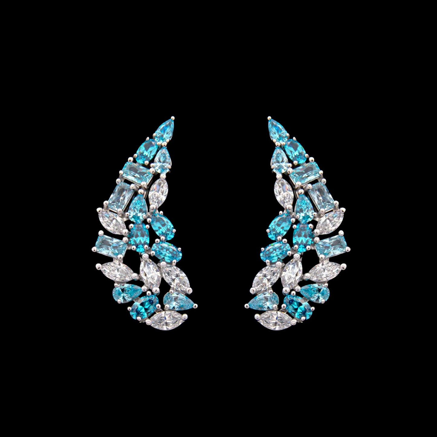 Zilveren luxe oorbellen met blauwe zirkonia stenen  Victoria Valenza