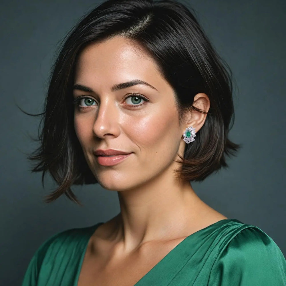 Zilveren cluster oorbellen met groene zirkonia stenen  Victoria Valenza