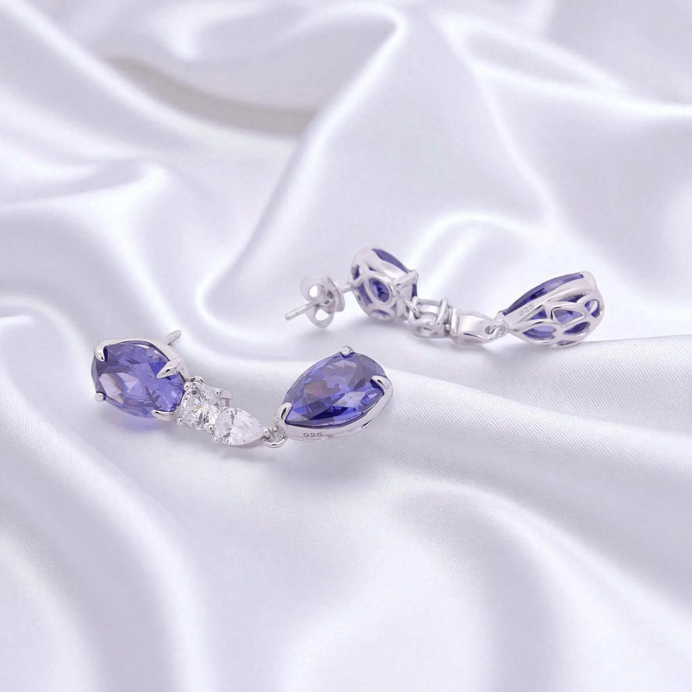 
                      
                        Zilveren statement oorbellen met tanzaniet blauwe zirkonia stenen  Victoria Valenza
                      
                    