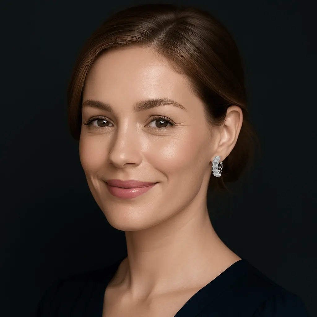 Zilveren creolen met trapezium zirkonia stenen  Victoria Valenza