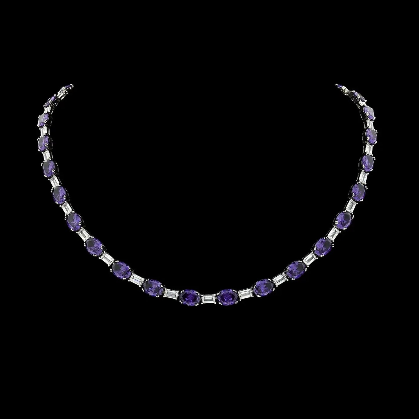 Zilveren collier met tanzanietkleurige zirkonia stenen  Victoria Valenza