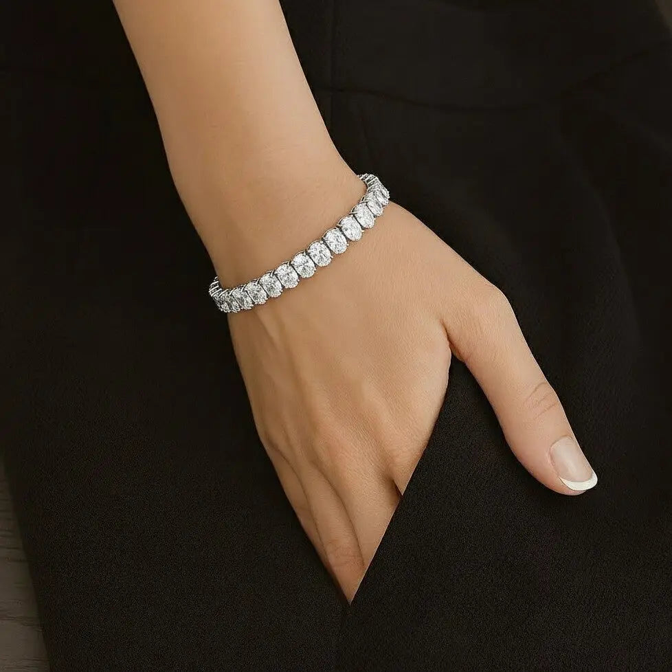 Zilveren armband met ovale zirkonia stenen  Victoria Valenza