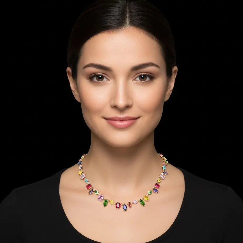 Goudkleurige collier met multicolor zirkonia stenen  Victoria Valenza