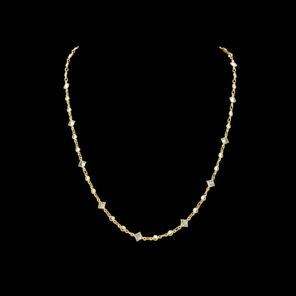 Goudkleurige fijne collier met zirkonia stenen  Victoria Valenza