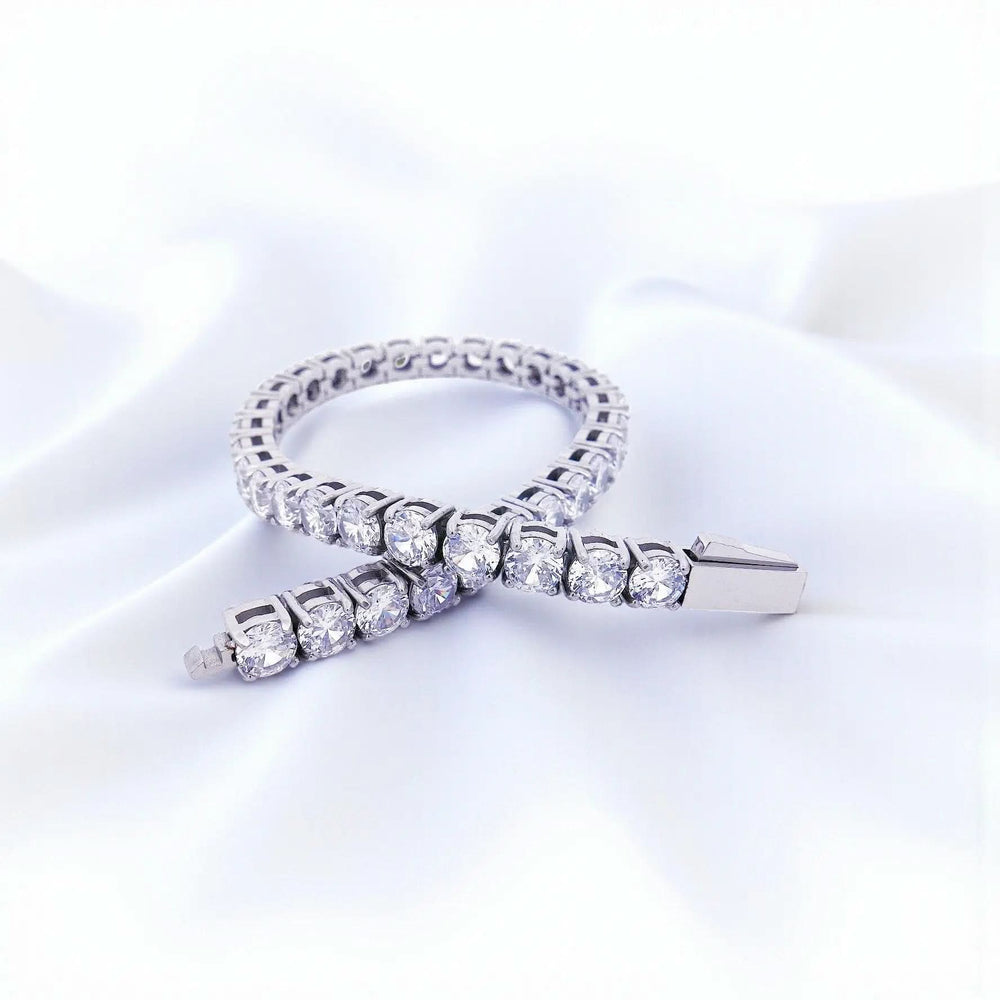 
                      
                        Zilverkleurige RVS tennisarmband 19,5 cm met 5 mm zirkonia stenen  Victoria Valenza
                      
                    