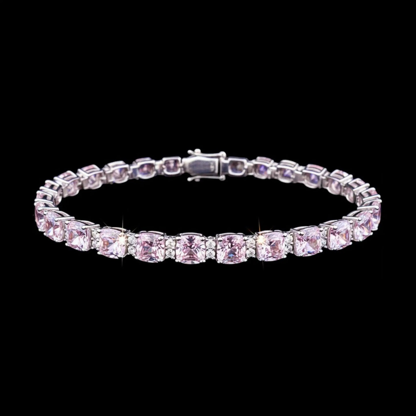 Zilveren armband met roze cushion zirkonia stenen  Victoria Valenza