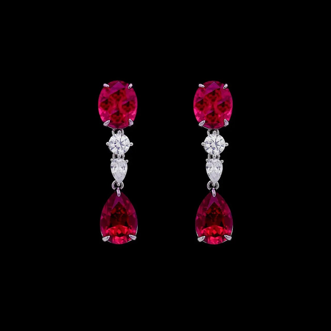 Zilveren royal oorbellen met rode zirkonia stenen  Victoria Valenza