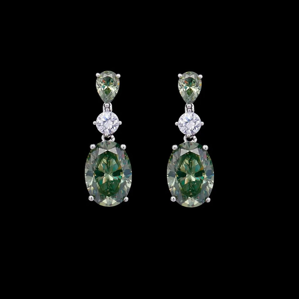 Zilveren oorbellen met olijfgroene zirkonia stenen  Victoria Valenza