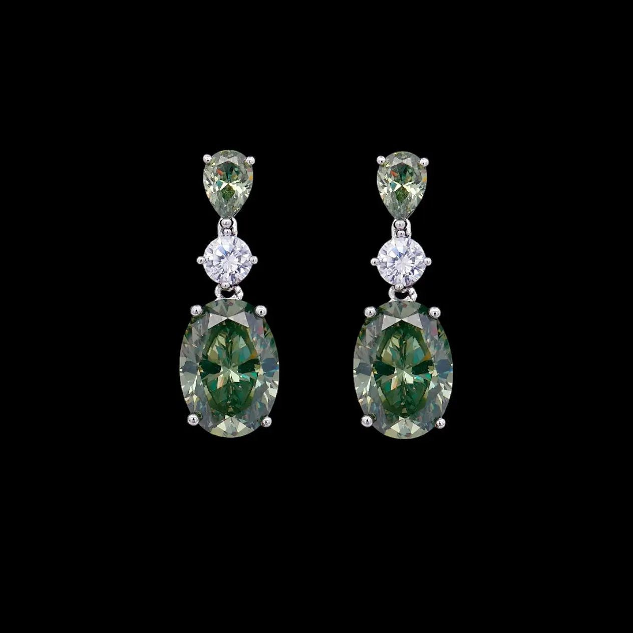 Zilveren oorbellen met olijfgroene zirkonia stenen  Victoria Valenza