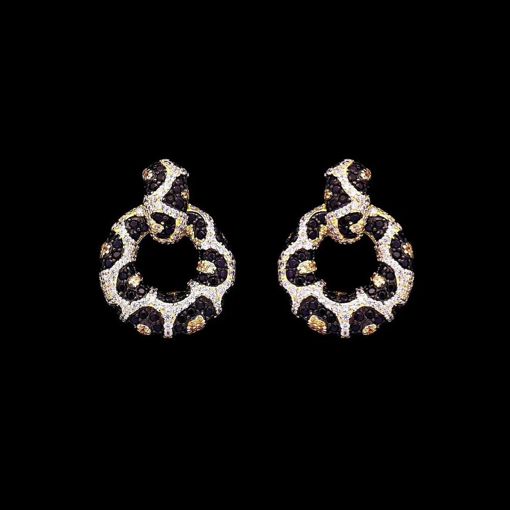 Verguld zilver cat oorbellen met zwarte zirkonia stenen  Victoria Valenza