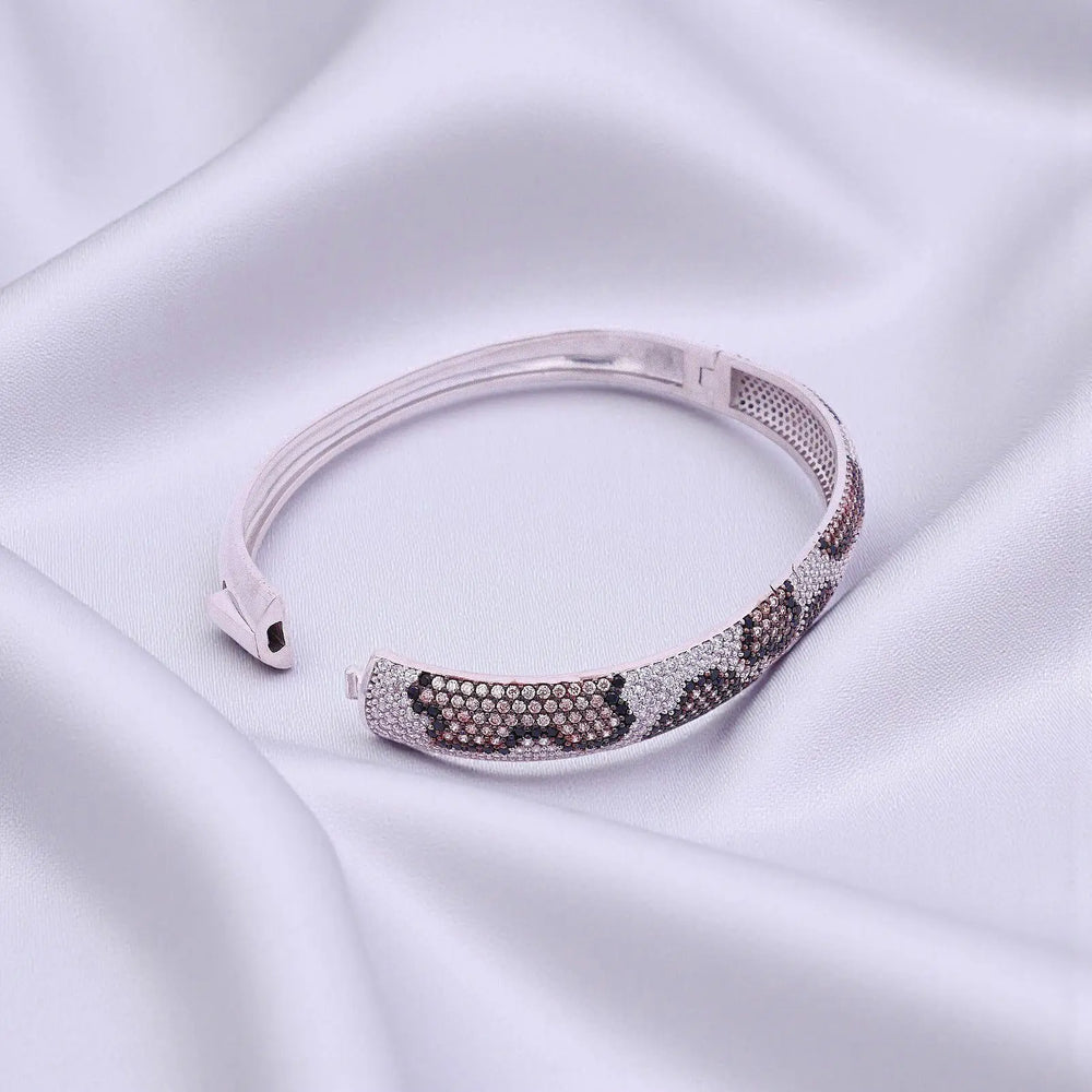 
                      
                        Zilveren Leopard armband met multicolour zirkonia stenen  Victoria Valenza
                      
                    