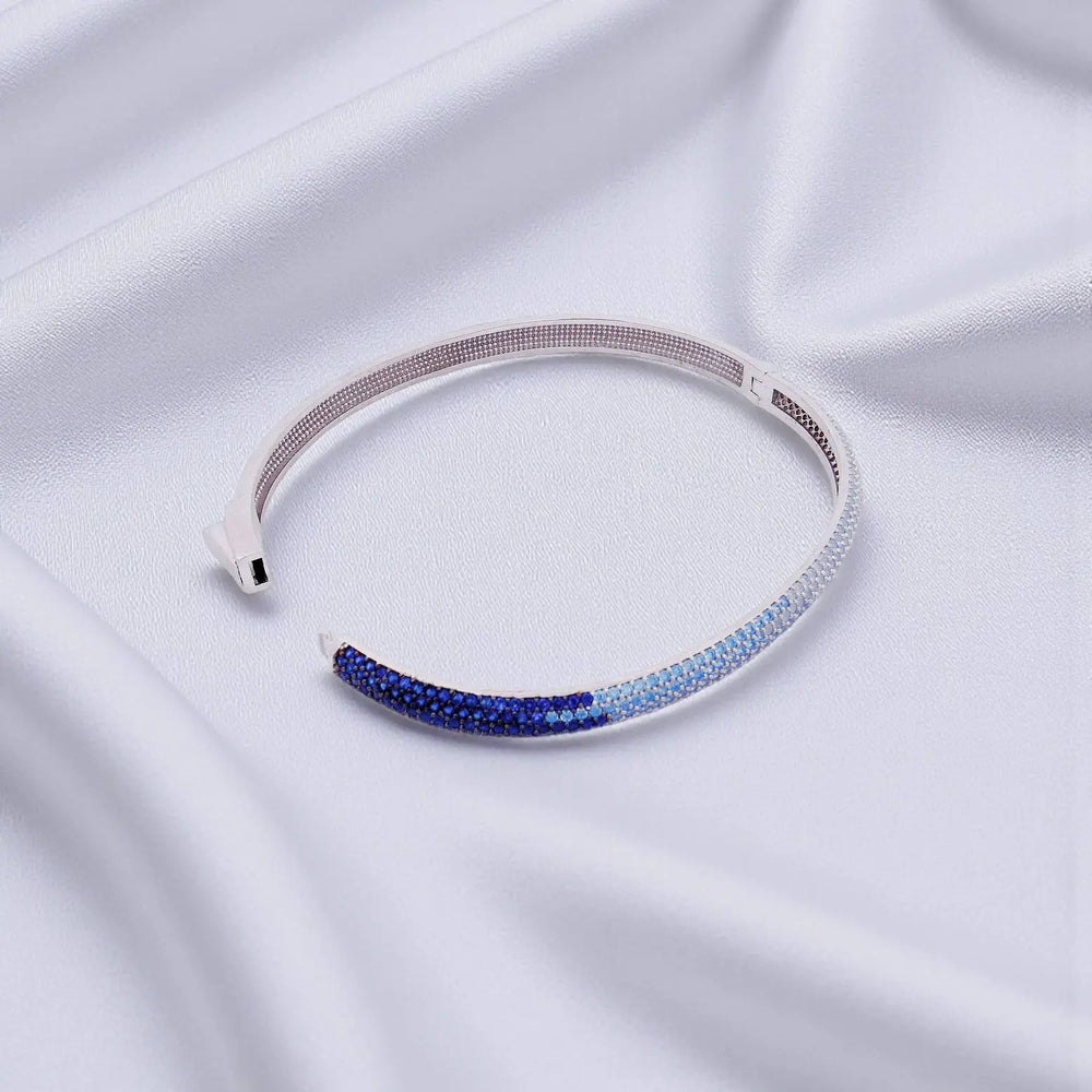 
                      
                        Zilveren armband met blauwe zirkonia stenen  Victoria Valenza
                      
                    