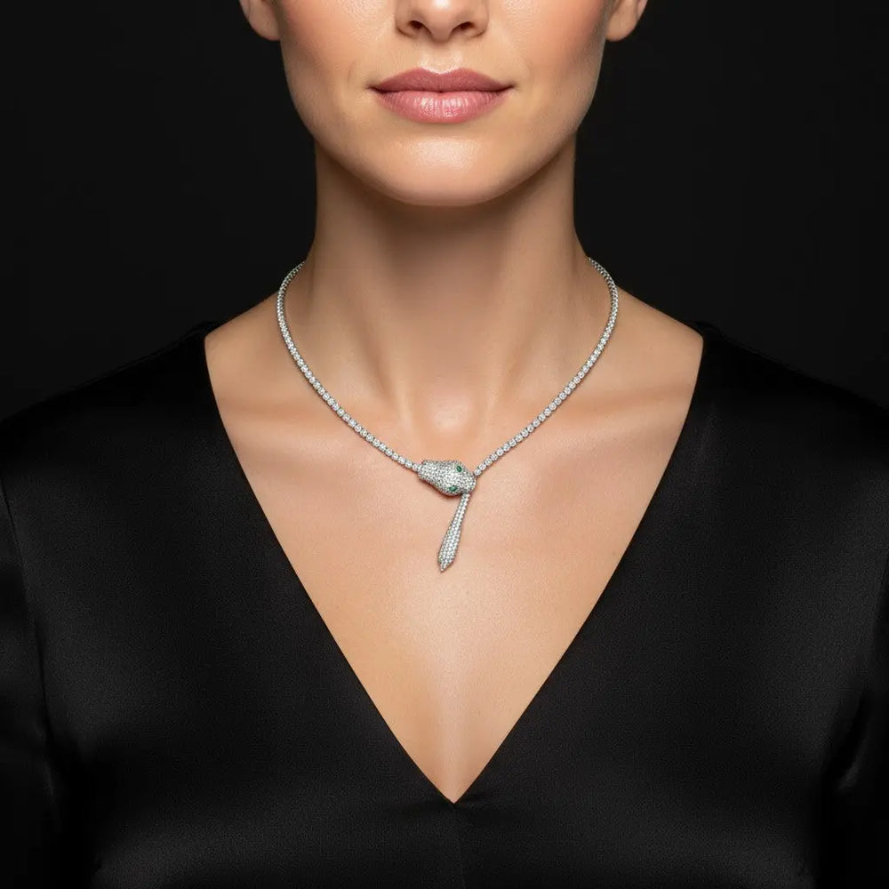 Zilveren Snake collier met zirkonia stenen  Victoria Valenza