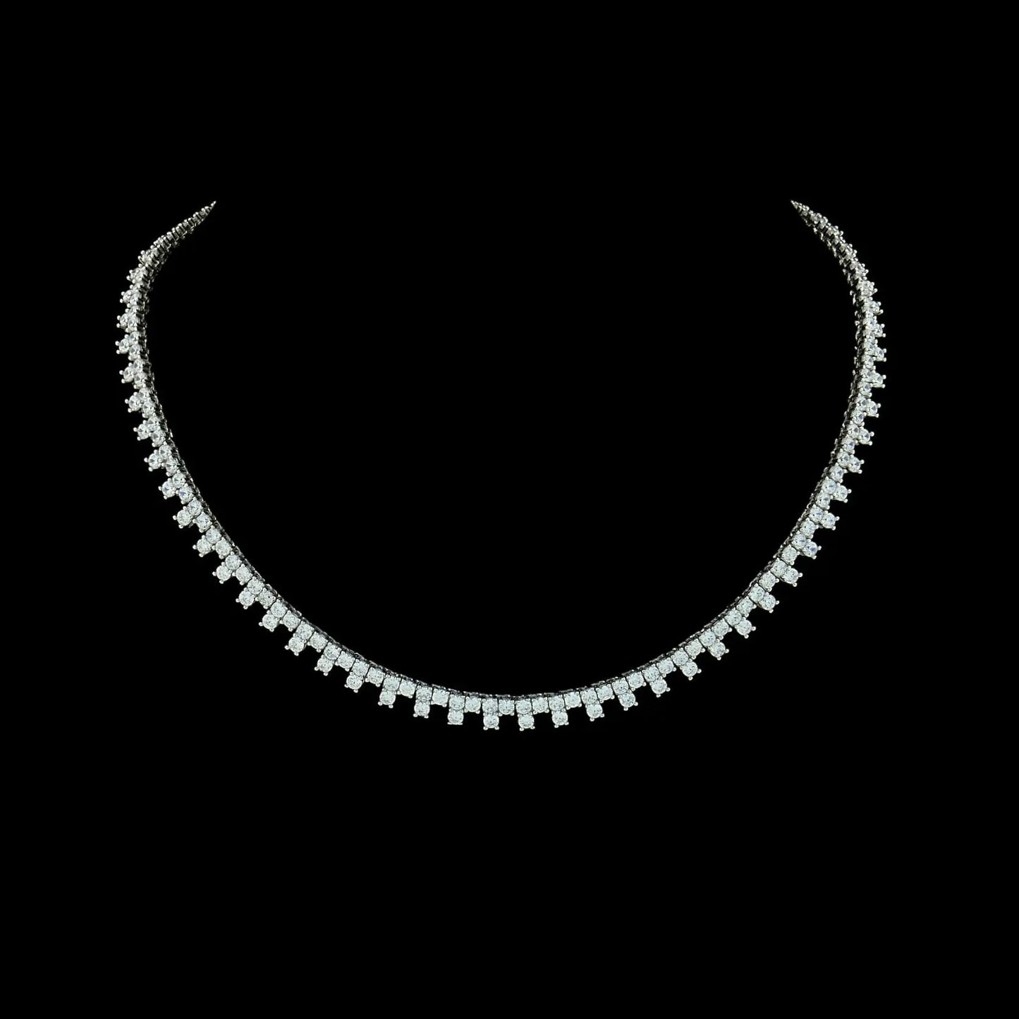 Zilveren choker met zirkonia stenen  Victoria Valenza