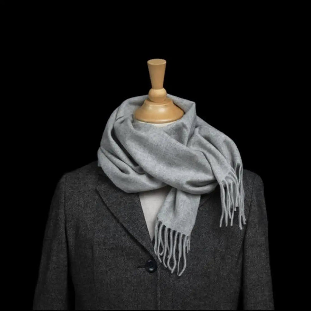 Agaatgrijze 100% cashmere sjaal met franjes – luxe kasjmier sjaal 176 × 33 cm