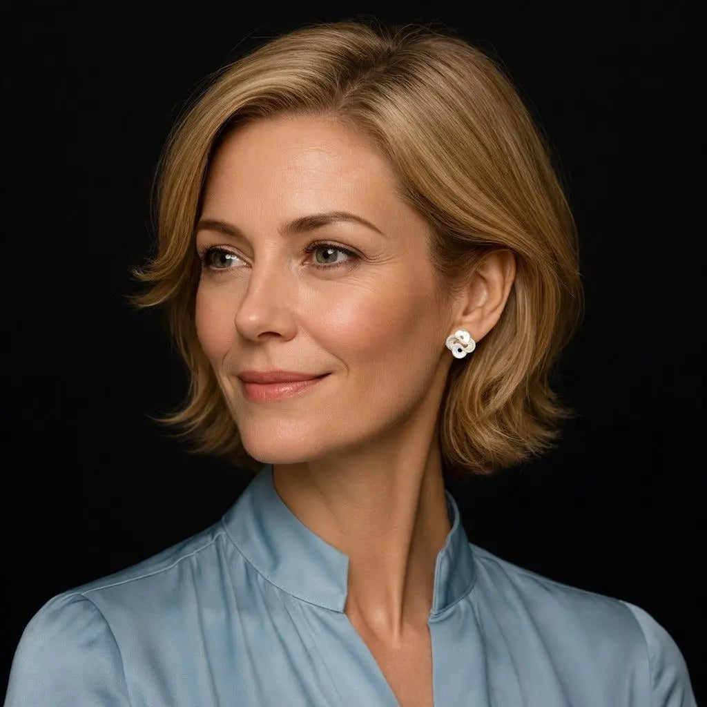 Goudkleurige fantasie oorbellen met emaille en zirkonia stenen  Victoria Valenza