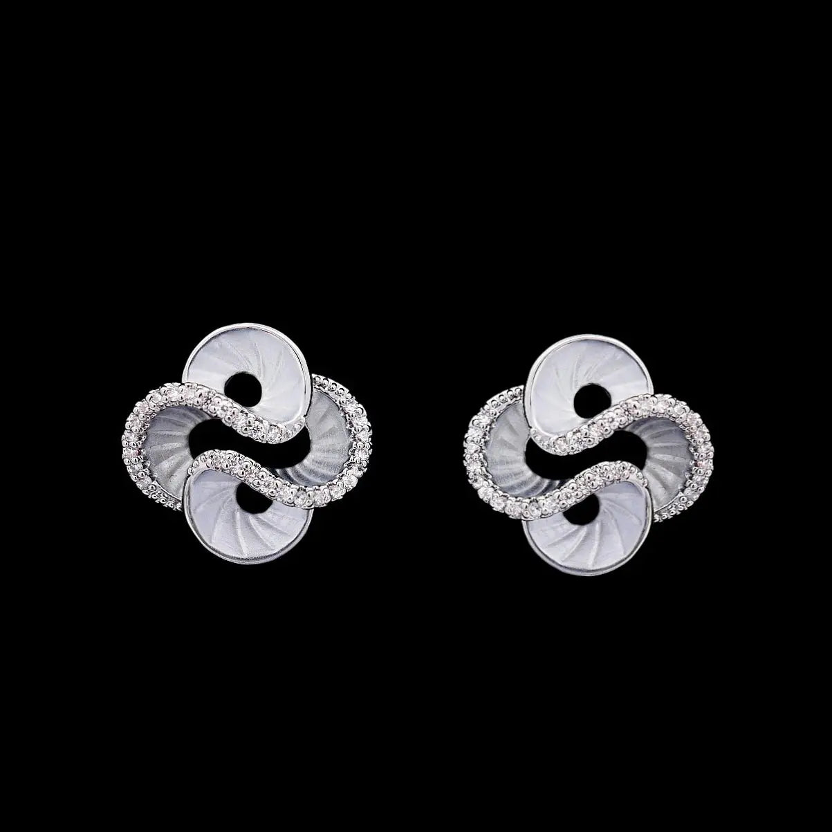 Zilverkleurige fantasie oorbellen met emaille en zirkonia stenen  Victoria Valenza