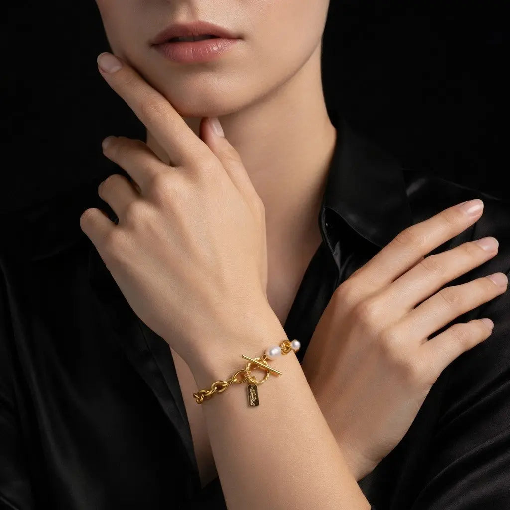 Goudkleurige Jasseron Armband met Zoetwaterparels en Kapittelslot