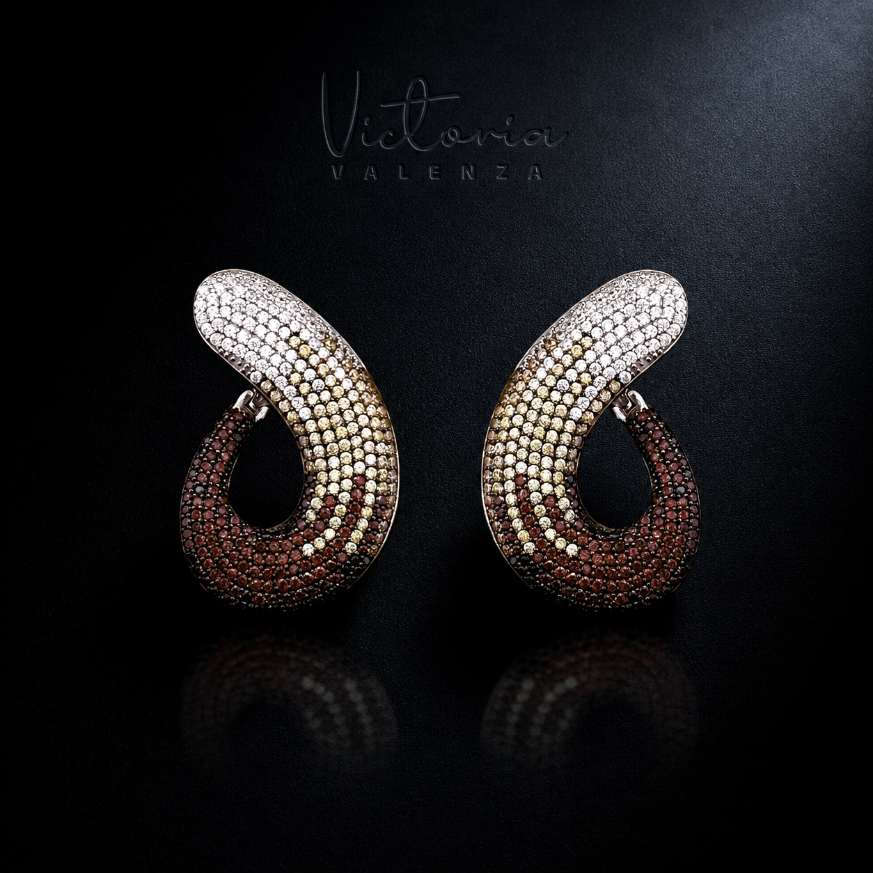 925 Sterling Zilveren Twist Oorbellen met Bruine Zirkonia Stenen | Victoria Valenza
