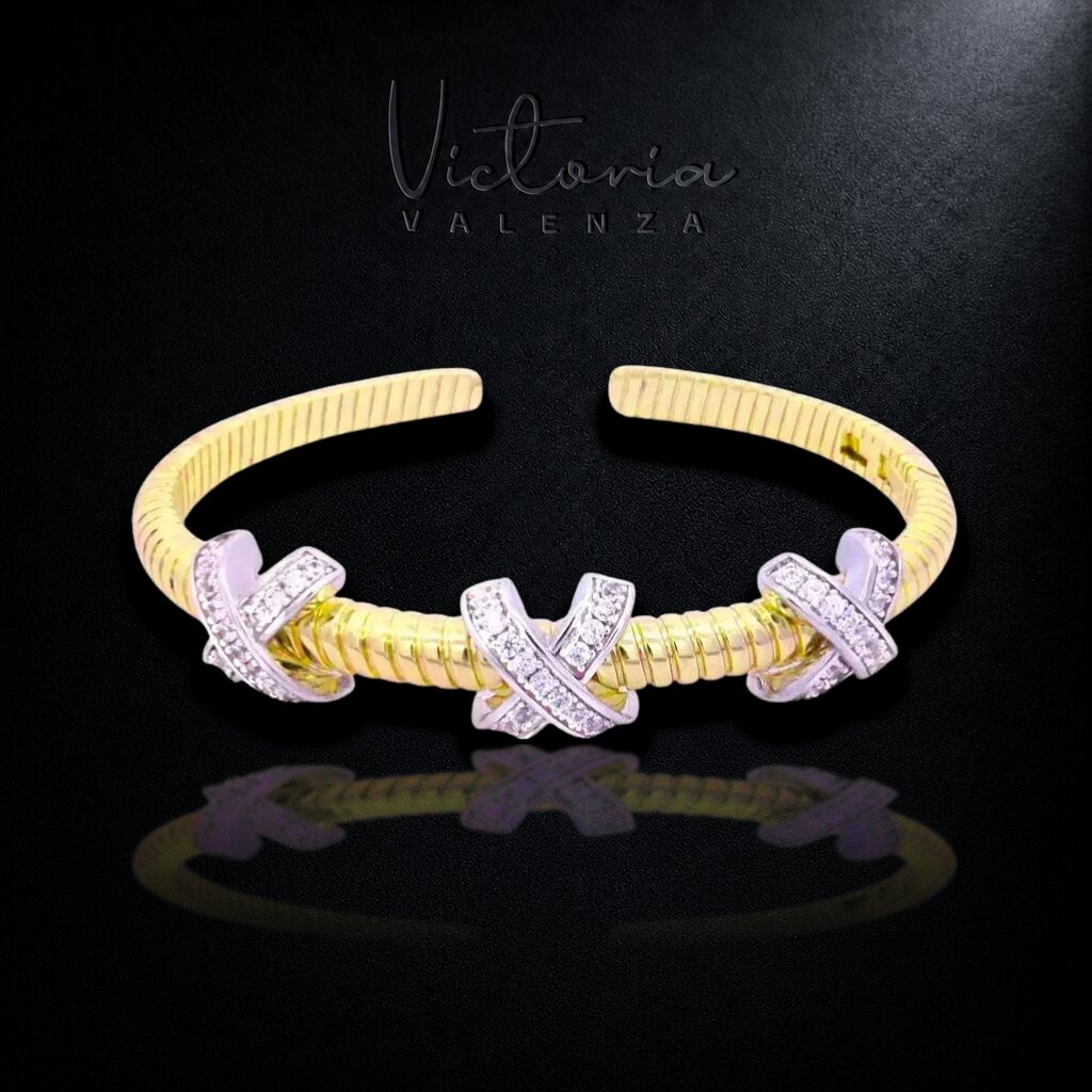 Bicolor Torsarmband met X-motief en Zirkonia Stenen | Victoria Valenza