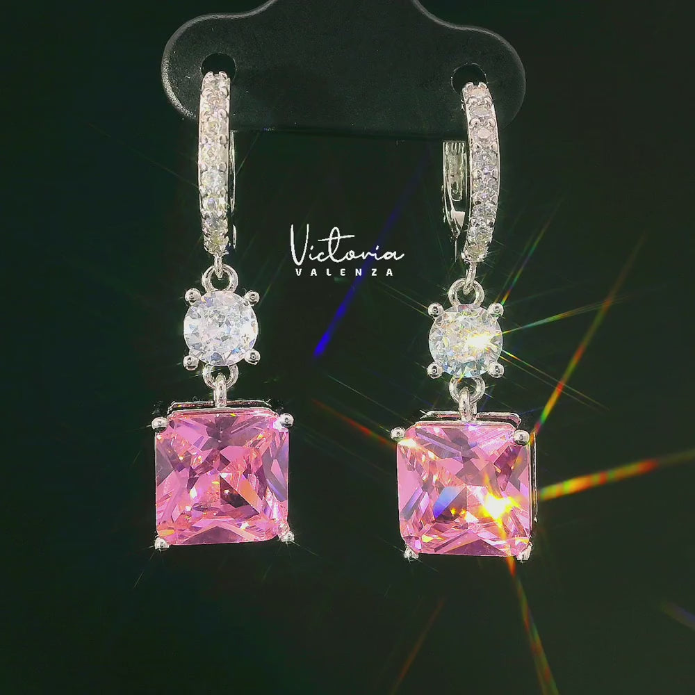 
                      
                        Charger et lire la vidéo dans la visionneuse de la galerie, Boucles d&amp;#39;oreilles Sophie en argent avec zircones roses et blanches
                      
                    