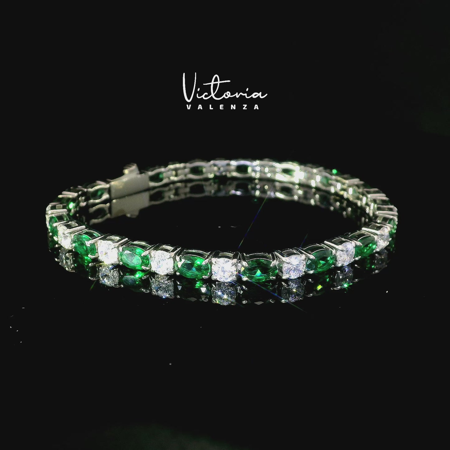 Bracelet en acier inoxydable avec pierres de zircone vertes et blanches
