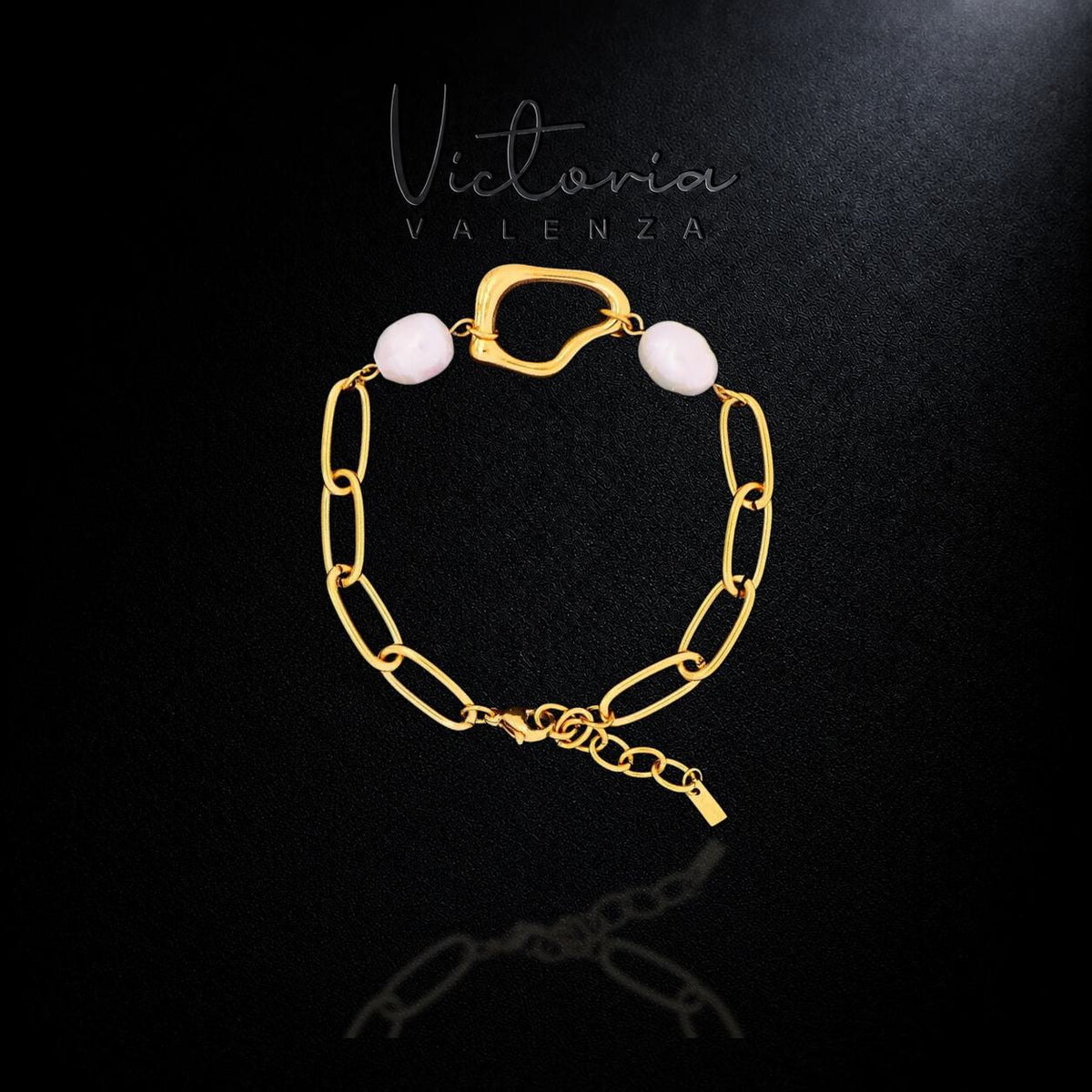 Goudkleurige armband met zoetwaterparels | Victoria Valenza