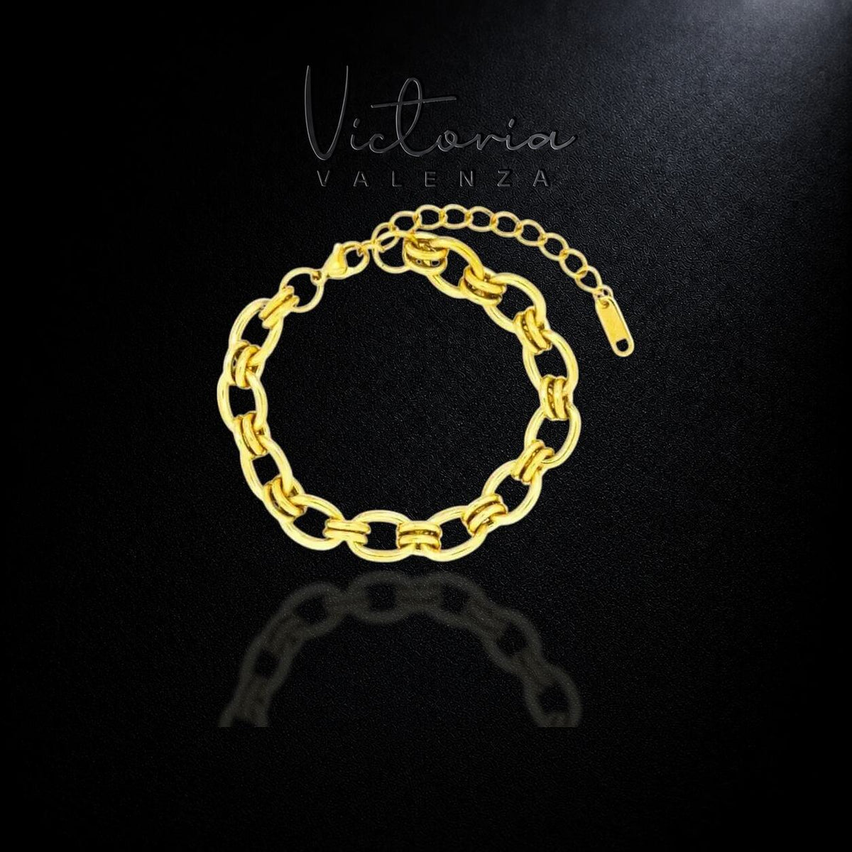 Goudkleurige fantasie armband met karabijnslot | Victoria Valenza