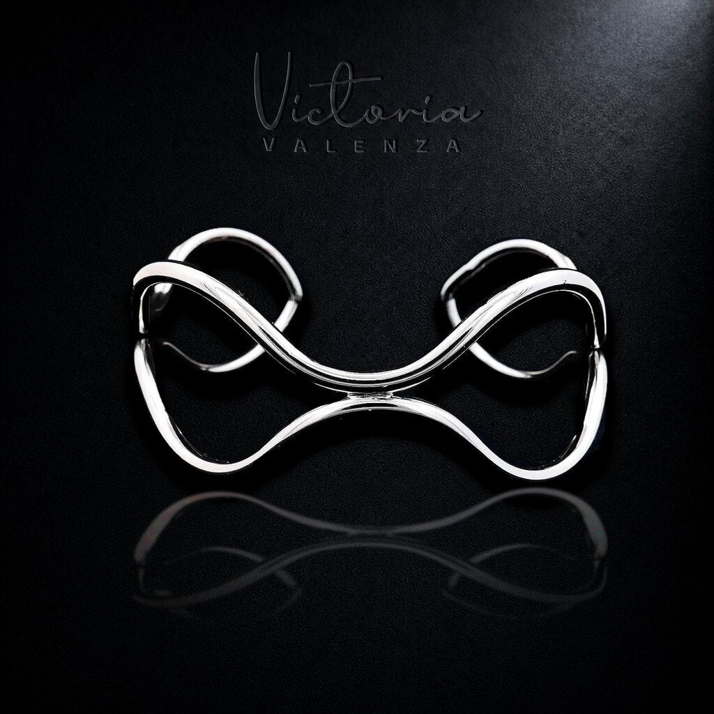 Zilverkleurige Open Design Armband | Victoria Valenza
