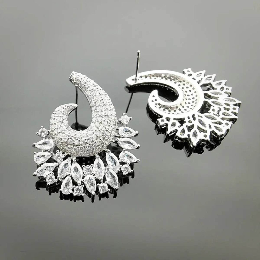 
                      
                        Zilverkleurige Glamour Oorbellen Met Zirkonia stenen - Victoria Valenza
                      
                    