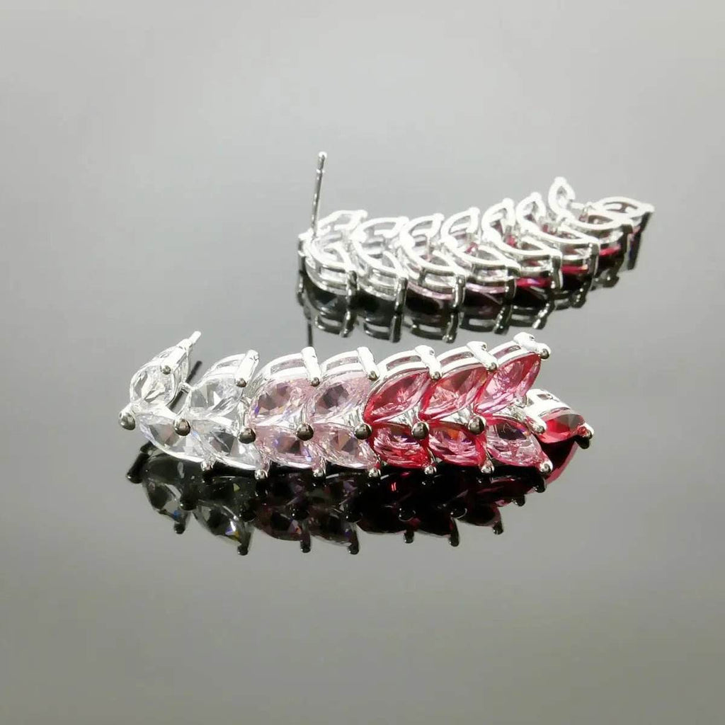 Zilverkleurige Lange Oorbellen met Rode Zirkonia Stenen - Victoria Valenza