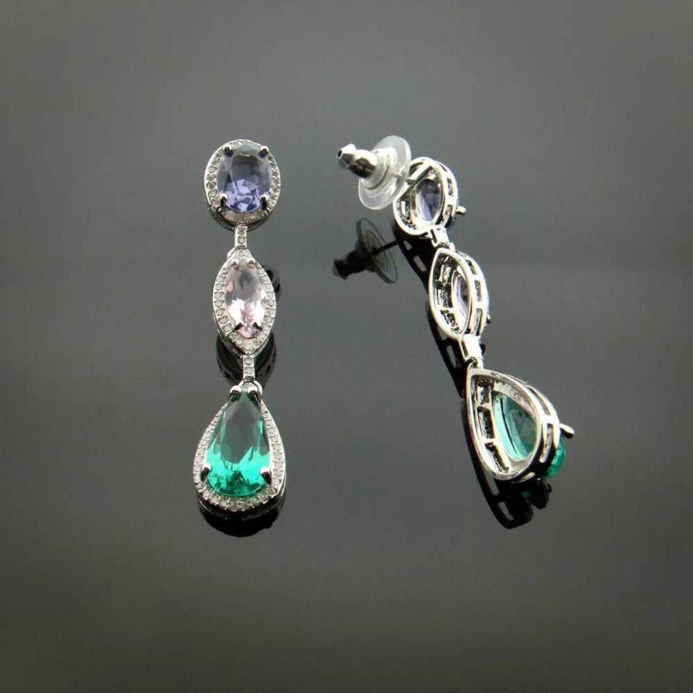 
                      
                        Zilverkleurige oorbellen met multicolor zirkonia's - Victoria Valenza
                      
                    